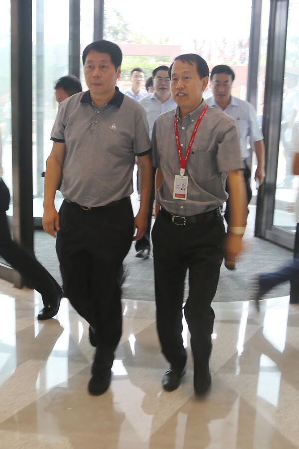 徐東升常務副市長視察聯(lián)橋集團
