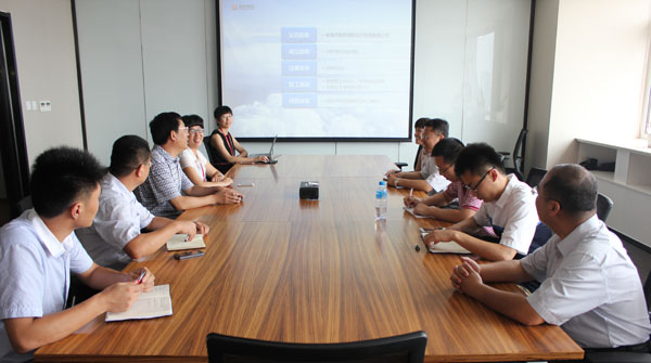 海淀區(qū)委組織部、中國人民大學(xué)調(diào)研組一行來聯(lián)橋集團(tuán)考察調(diào)研