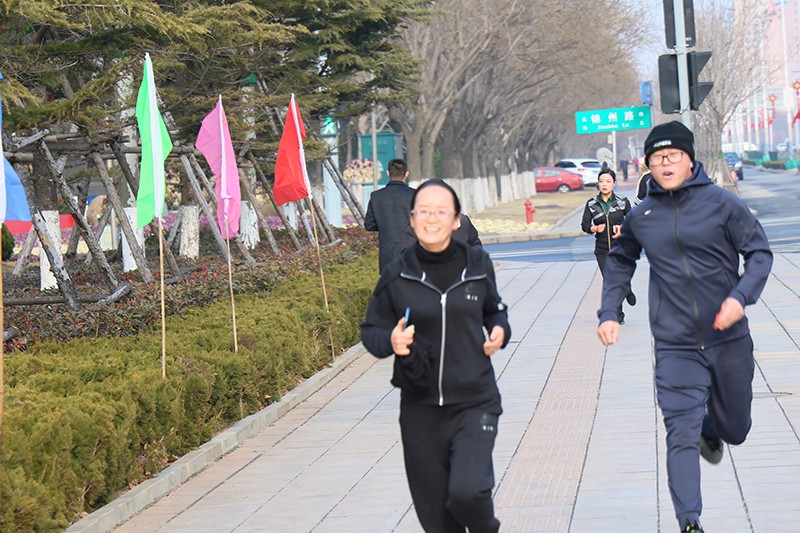 聯(lián)橋集團(tuán)2019春季越野賽燃情開賽(圖5)
