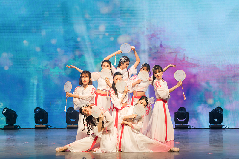 歡欣鼓舞迎新春，滿懷豪情攀高峰 | 聯(lián)橋集團(tuán)2020迎新春聯(lián)歡晚會(huì)激情開演(圖20)