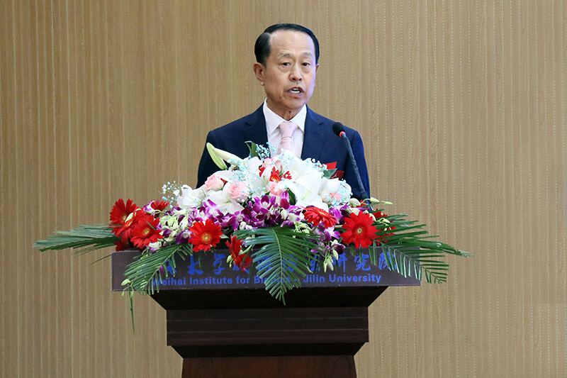 聯(lián)橋集團黨委書記、董事長慕镕鍵當(dāng)選為吉林大學(xué)威海校友會首任會長(圖8)